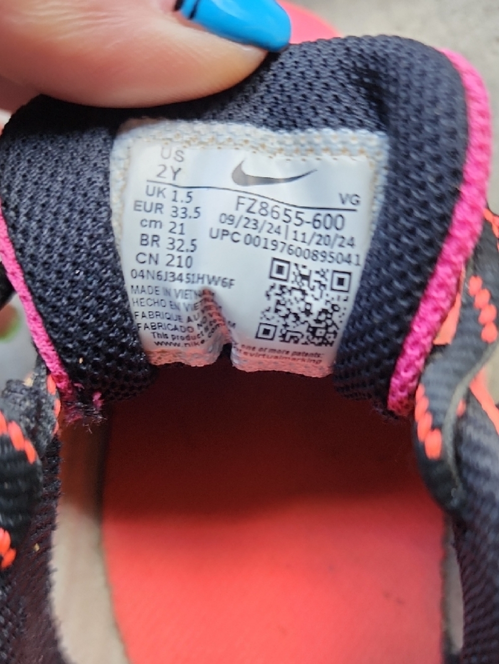 Nike Pink and Black Girls Athletic Sneakers - Picture 3 of 4